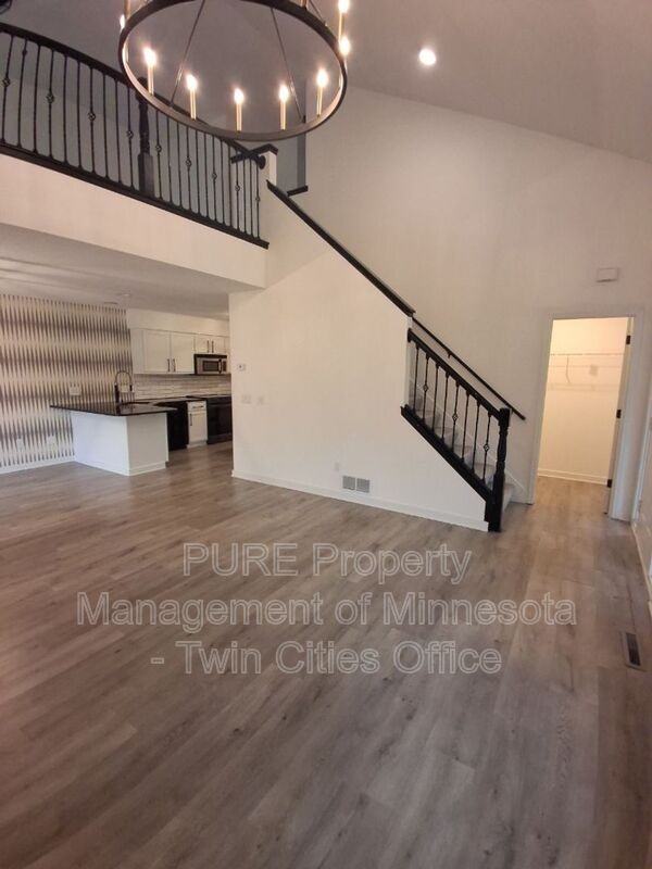 1860 Cliff Lake Ct - Photo 2 of 11