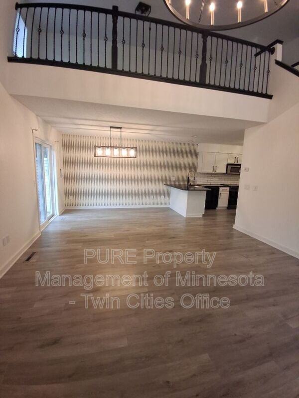 1860 Cliff Lake Ct - Photo 4 of 11