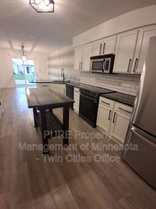1860 Cliff Lake Ct - Photo 6 of 11