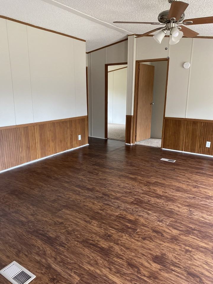 222 Park West Dr - Photo 2 of 4