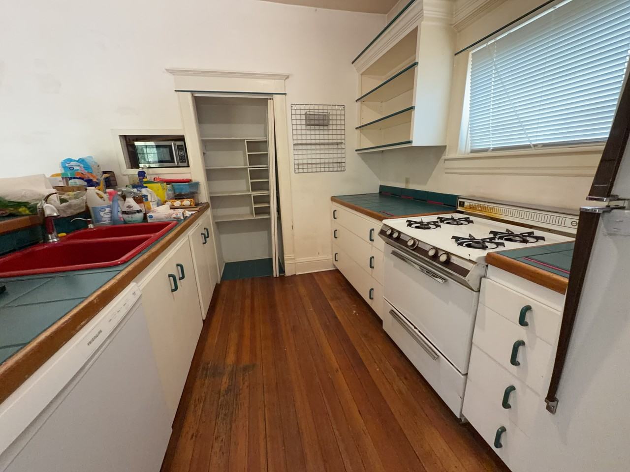 230 E Espanola St - Photo 5 of 11
