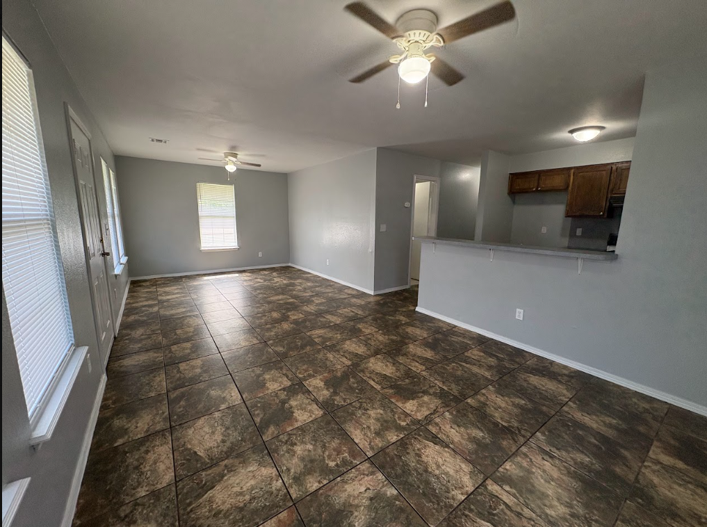 604 Nw 96th St - Photo 2 of 19
