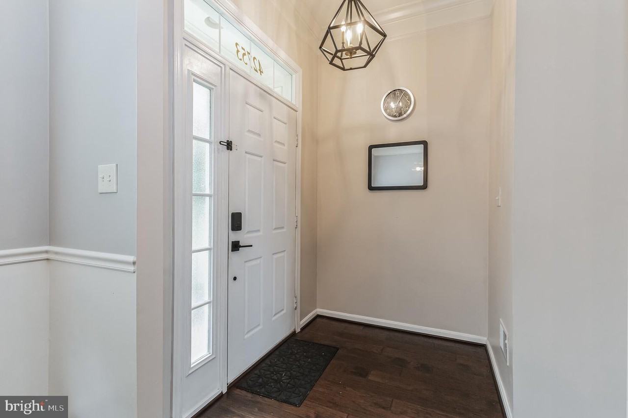 42753 Stadler Ln - Photo 2 of 14