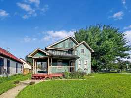 featured image of 942 Fayette St