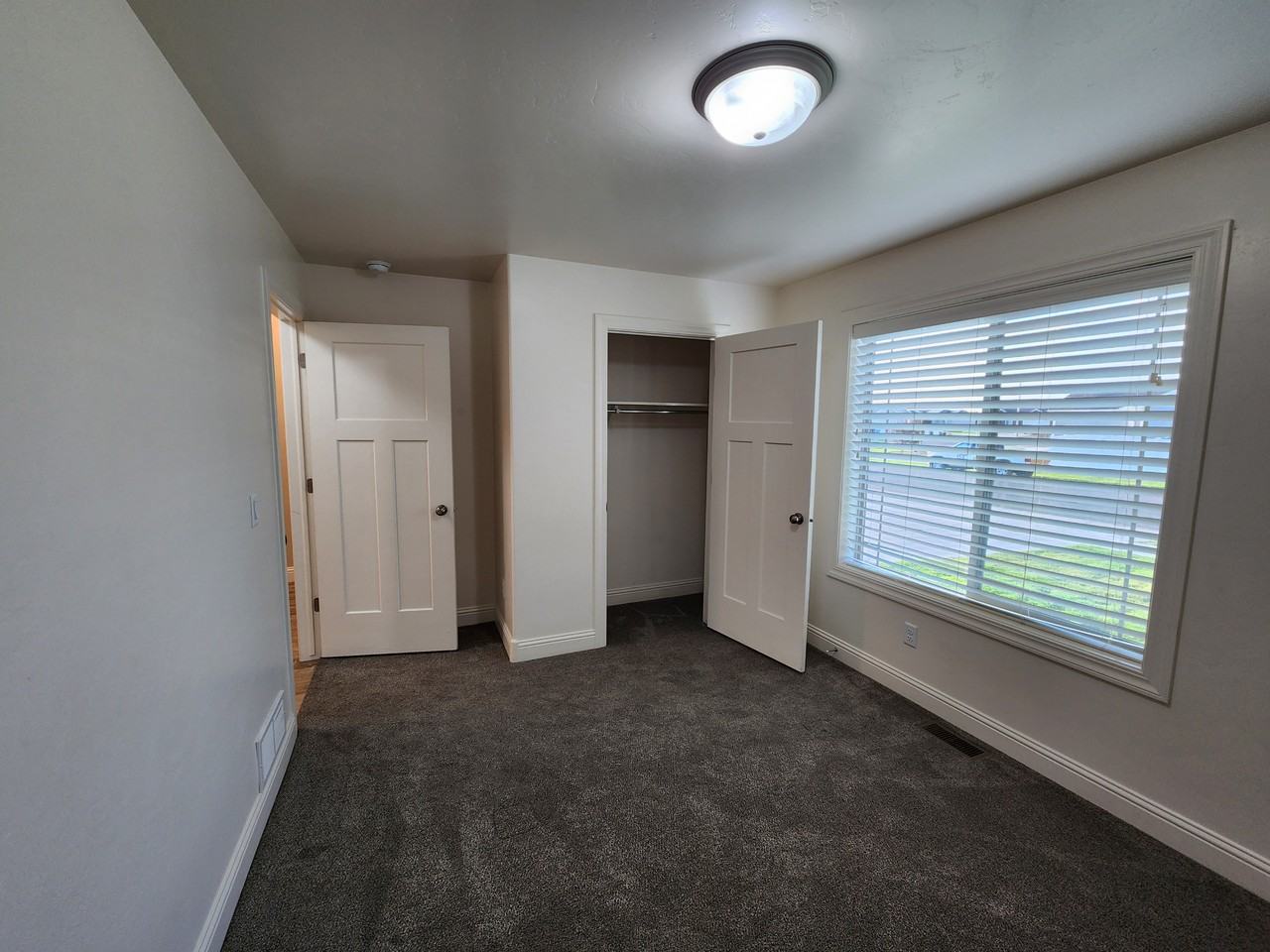 3894 E Chalet Dr - Photo 4 of 18