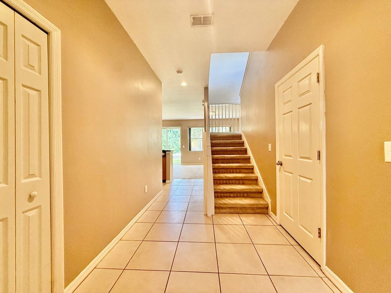 8173 Stone View Dr - Photo 4 of 26