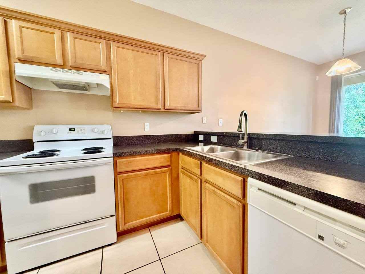 8173 Stone View Dr - Photo 5 of 26
