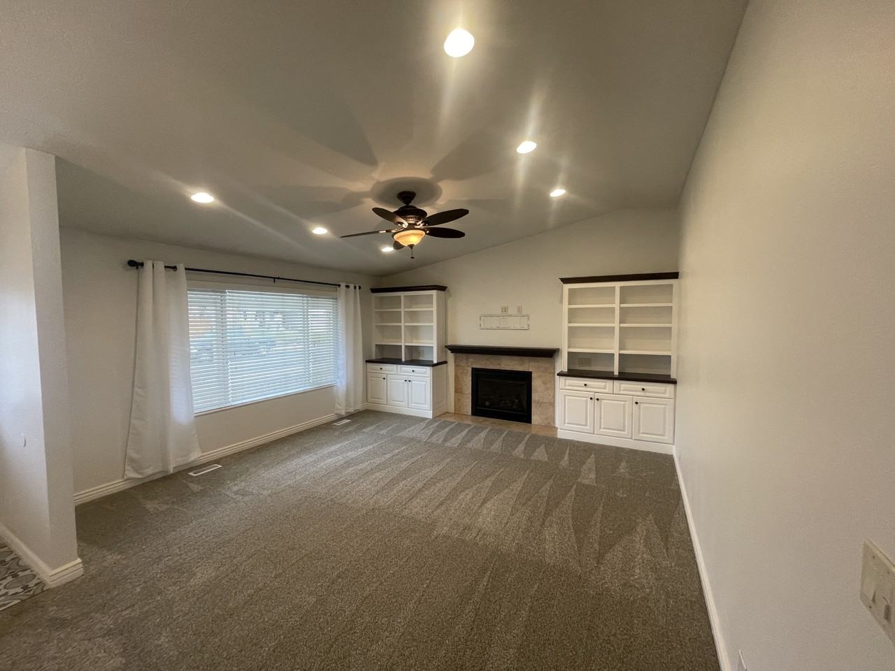 1442 E Sandy Hills Dr - Photo 7 of 26