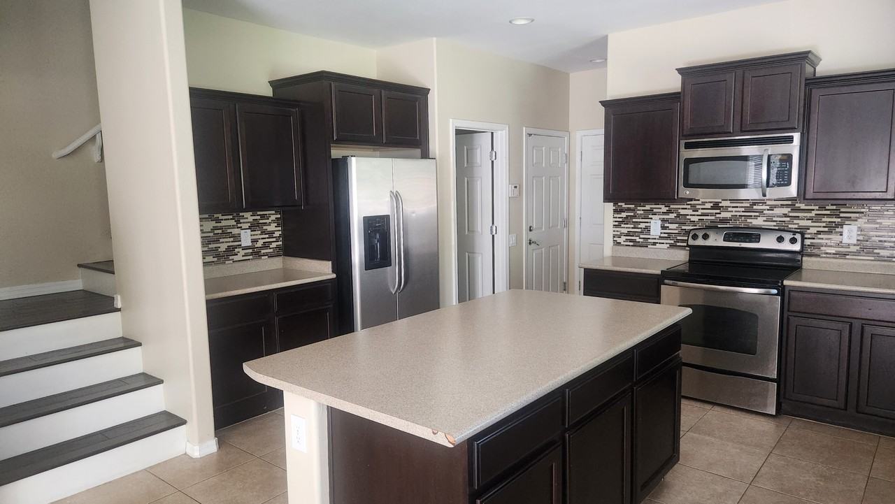 16123 N 21st Ln - Photo 2 of 4