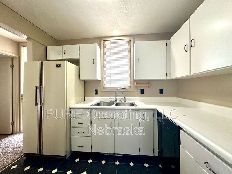 1631 N 109th Plz - Photo 5 of 50