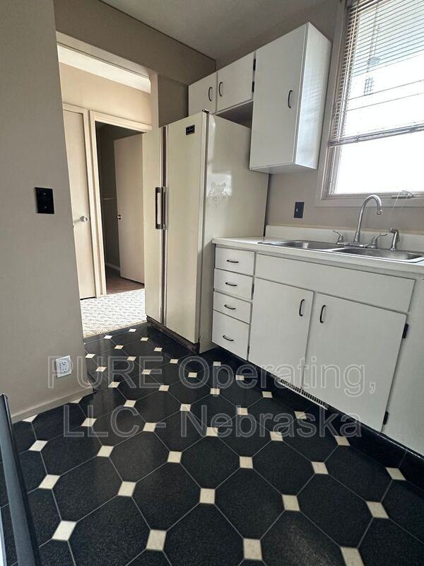 1631 N 109th Plz - Photo 6 of 50
