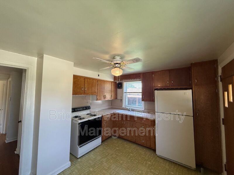 698 Smith Ave Lowr - Photo 5 of 6
