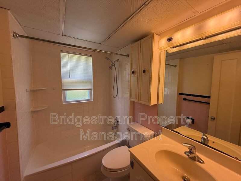 698 Smith Ave Lowr - Photo 6 of 6