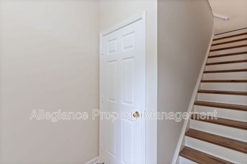 11400 Windleaf Ct #R - Photo 3 of 36