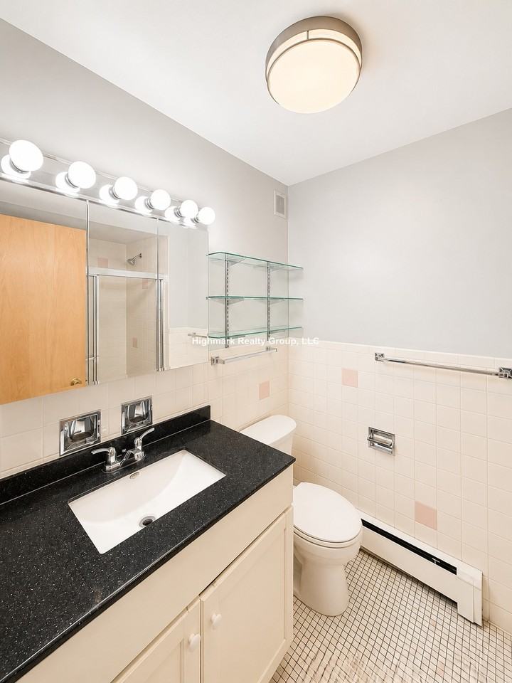 8644 Skokie Blvd #302A - Photo 4 of 12