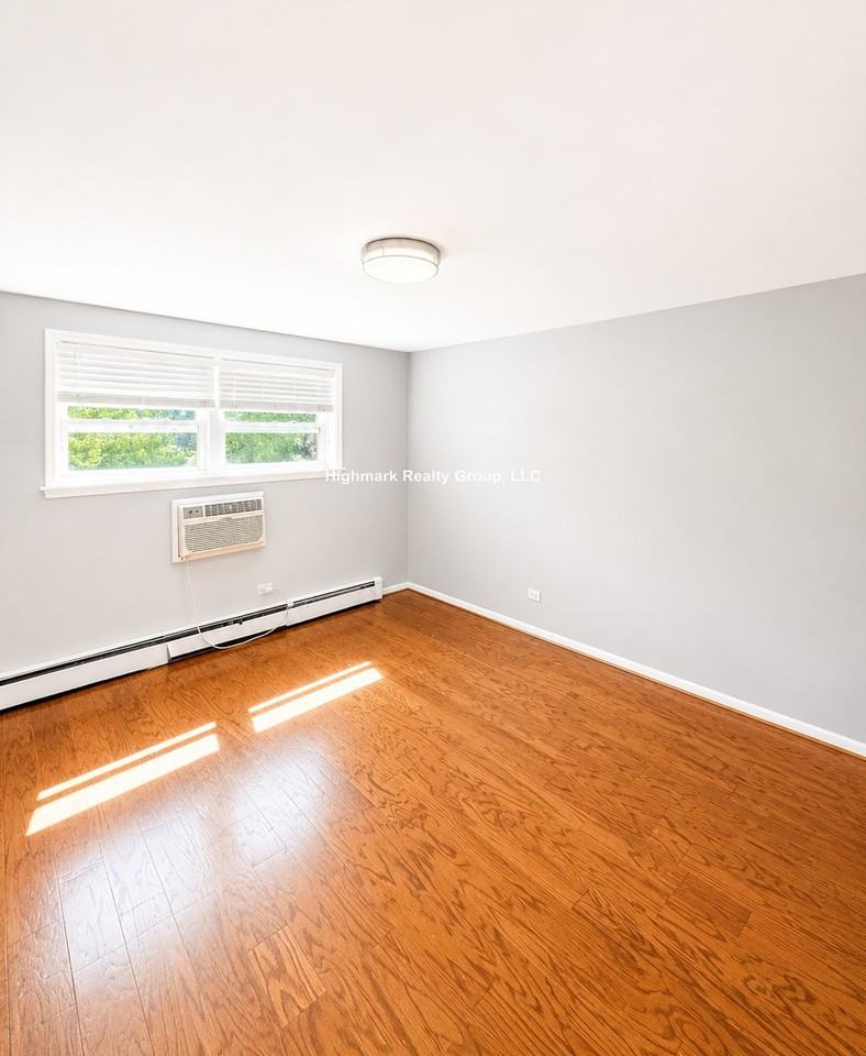 8644 Skokie Blvd #302A - Photo 7 of 12