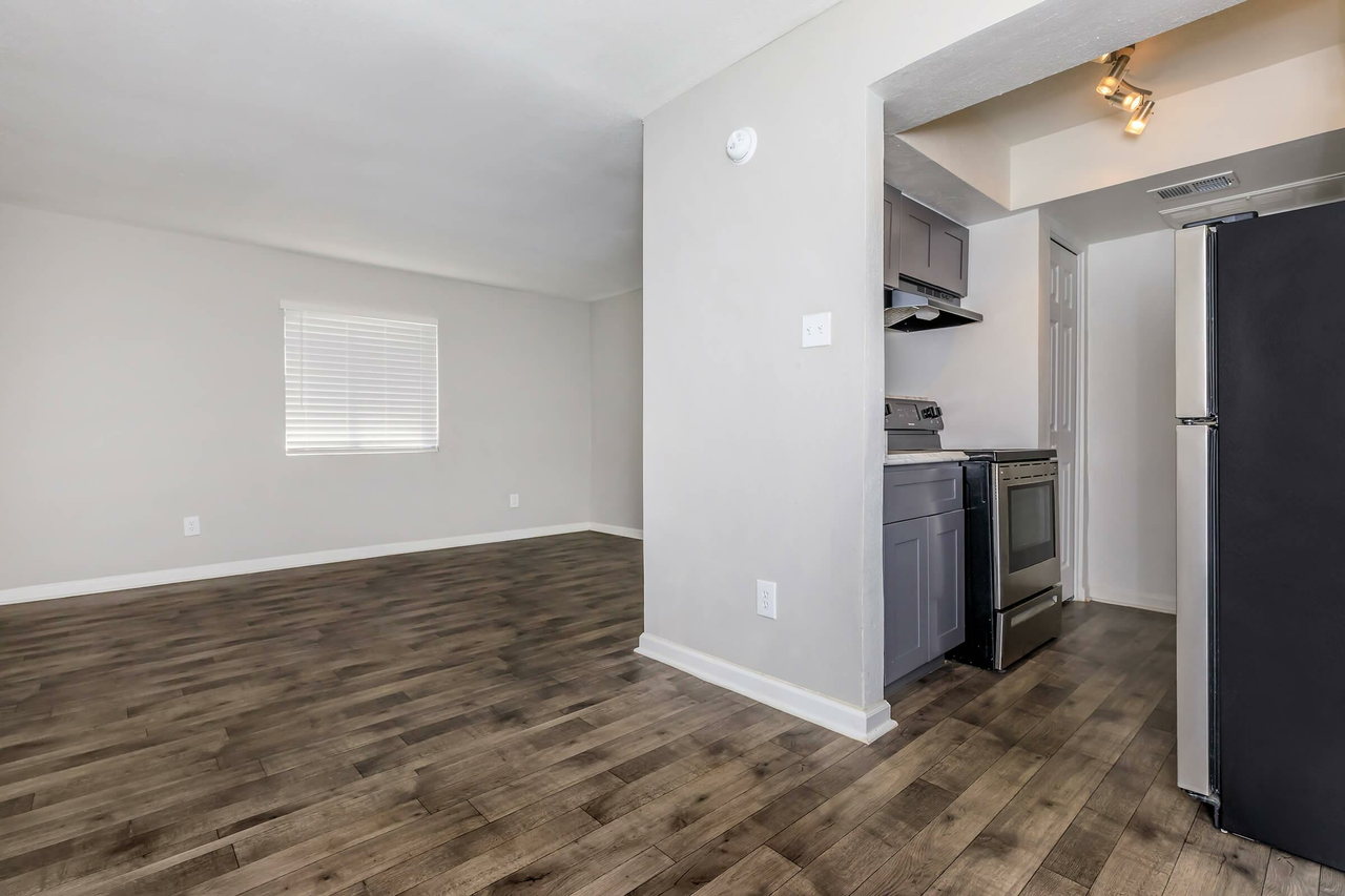 The 910 Apartments - Photo 5 of 20
