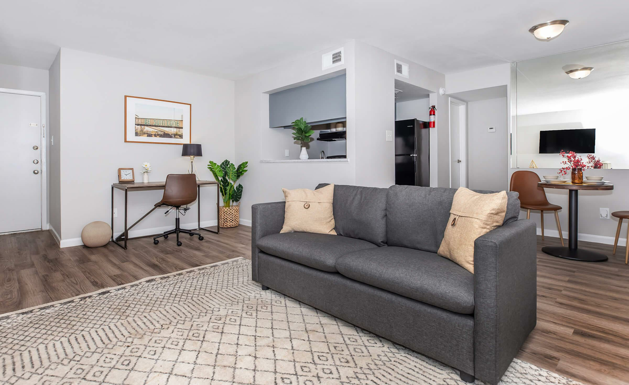 The 910 Apartments - Photo 6 of 20