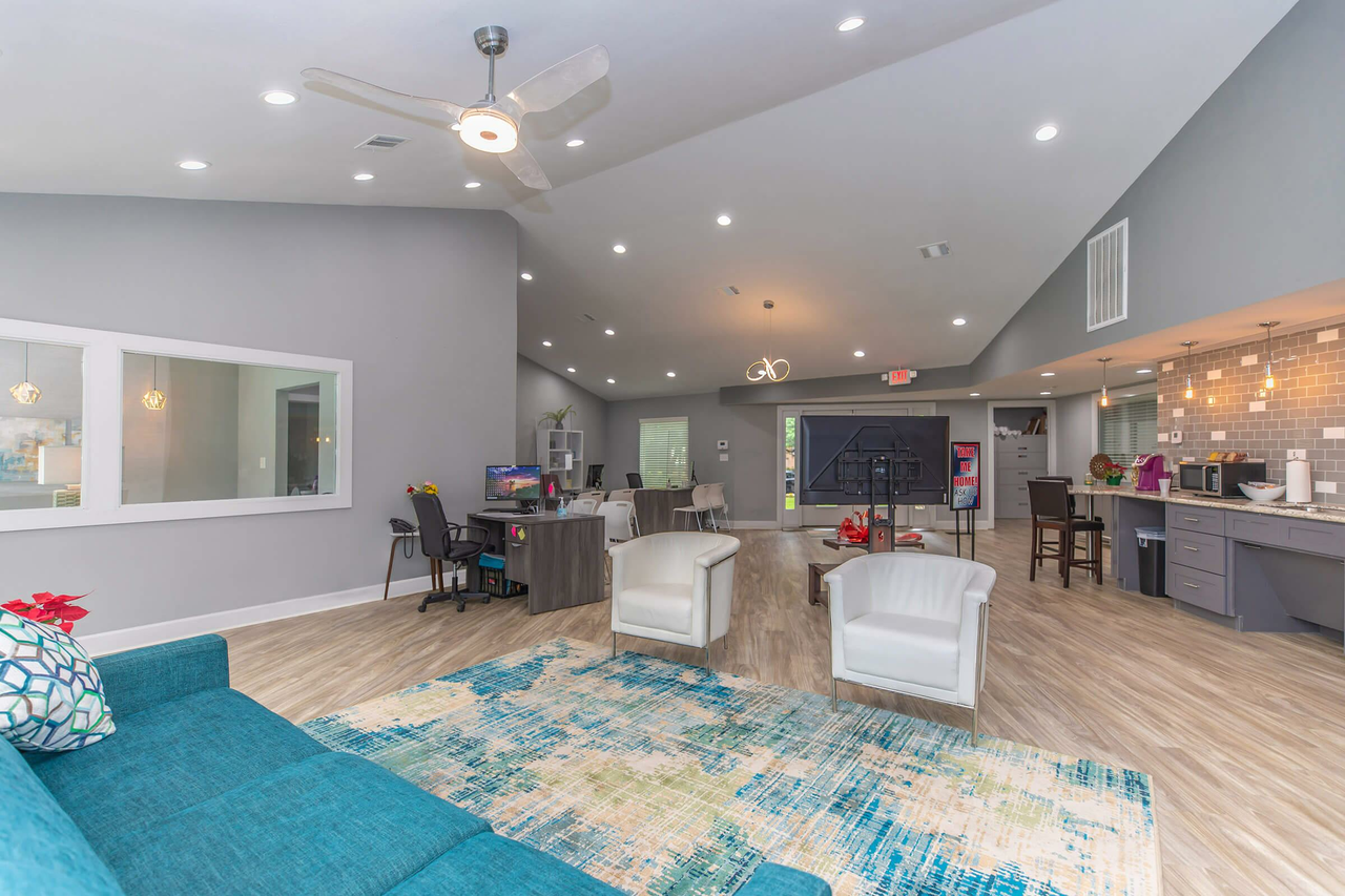 The 910 Apartments - Photo 7 of 20