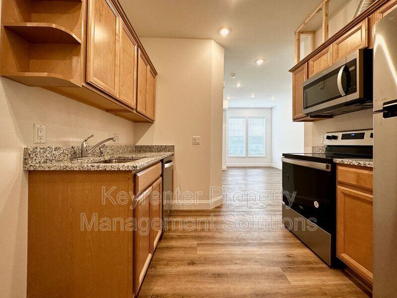 3445 Lee Hwy #309 - Photo 2 of 9
