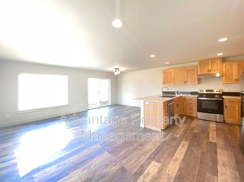1786 S 9th St - Photo 2 of 18