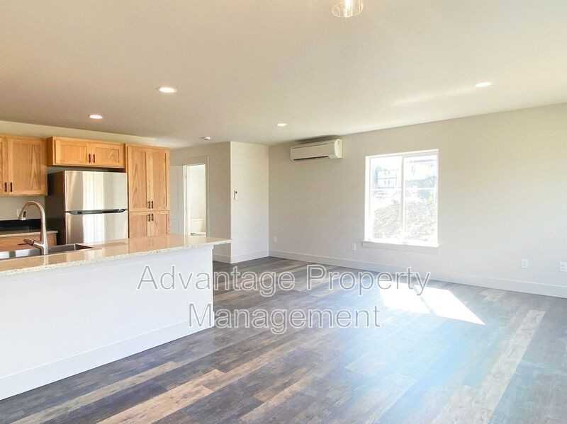 1786 S 9th St - Photo 6 of 18