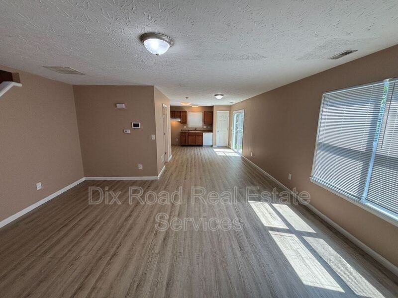 100 Kaitlin Way - Photo 6 of 31