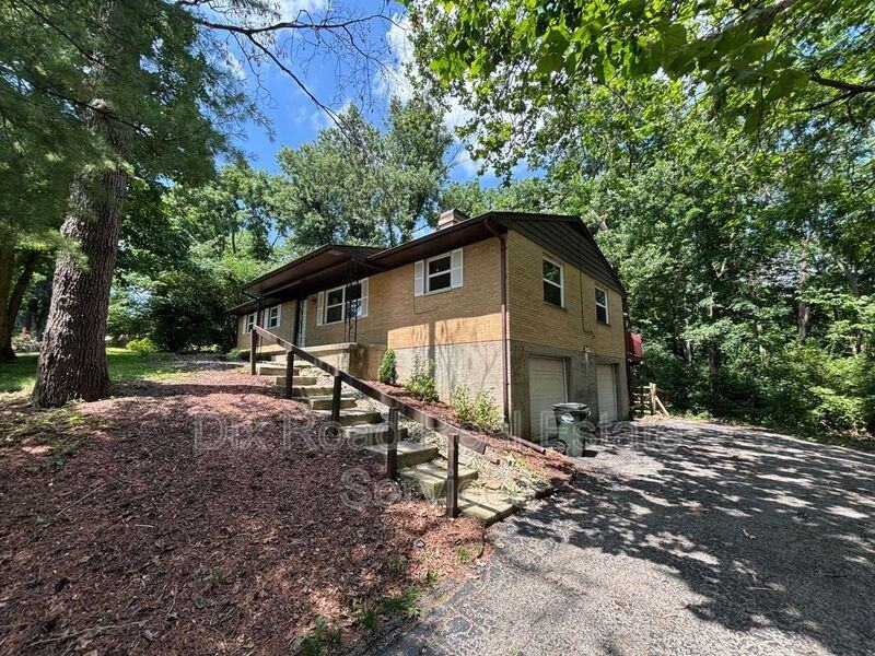 7914 Woody Hollow Dr - Photo 3 of 32