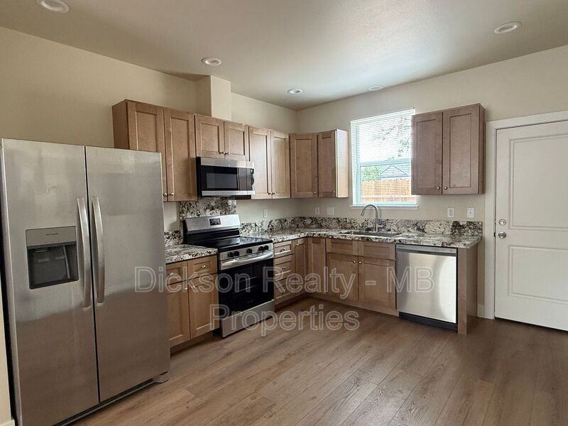 267 Cheney St #1 - Photo 4 of 18
