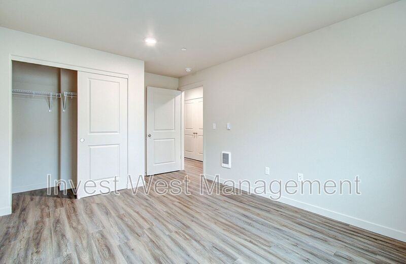 404 Neavenue #101 - Photo 2 of 24