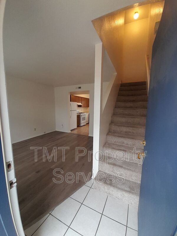 172 W Price St #2 - Photo 3 of 12