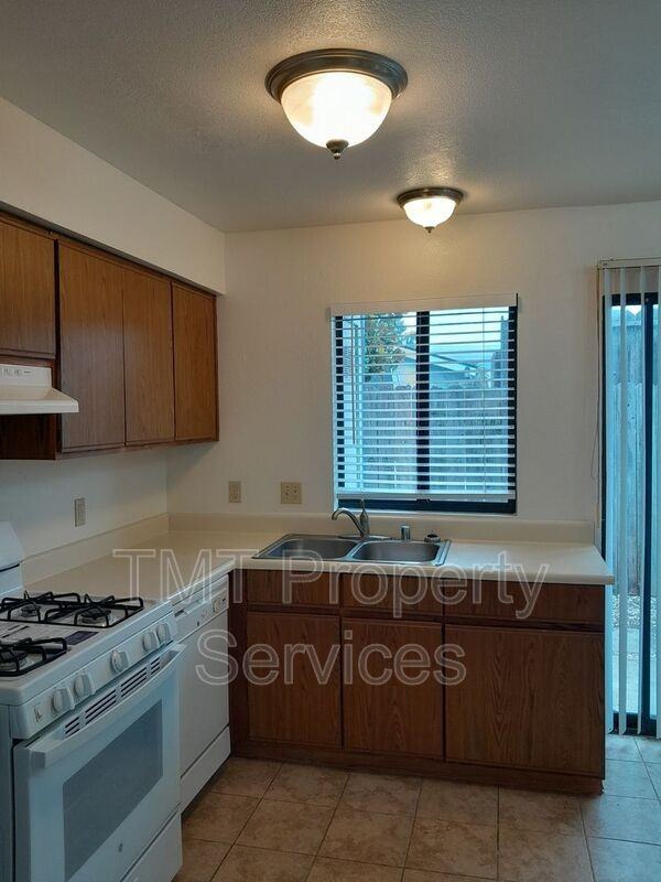 172 W Price St #2 - Photo 5 of 12