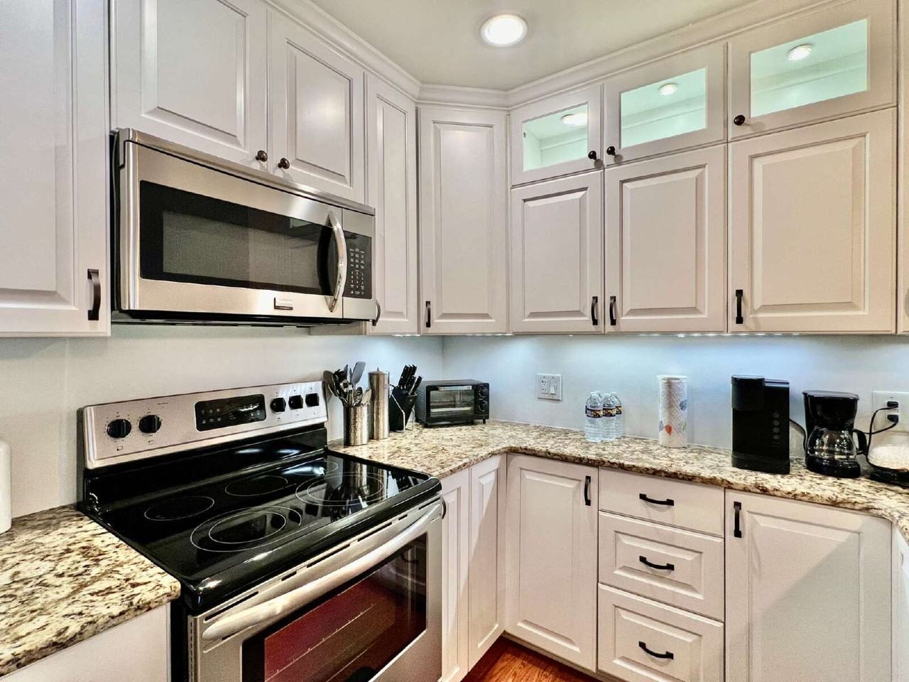 1323 Queens Rd #417 - Photo 5 of 30