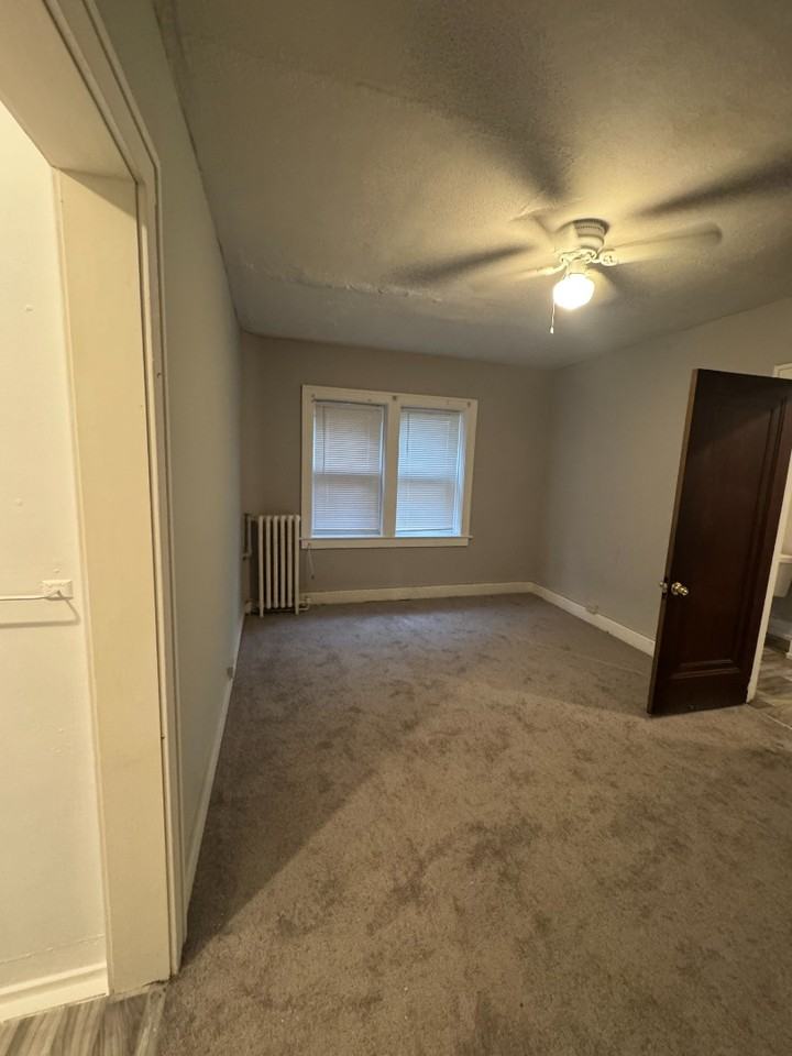 700 Spencer St - Photo 2 of 8