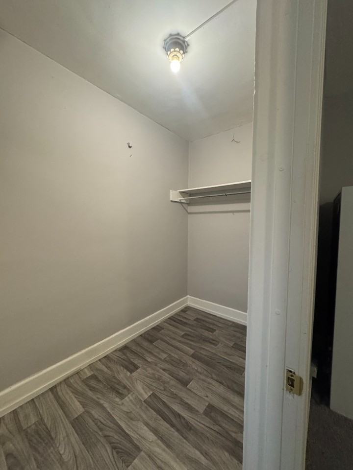 700 Spencer St - Photo 5 of 8