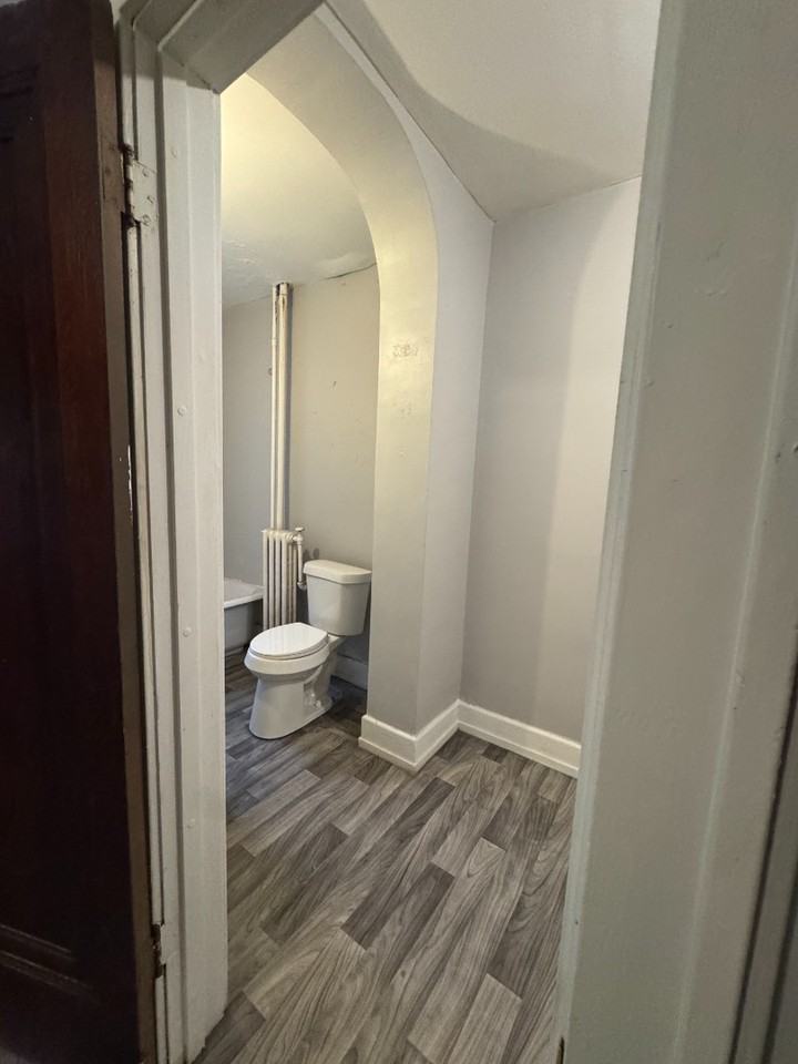 700 Spencer St - Photo 6 of 8