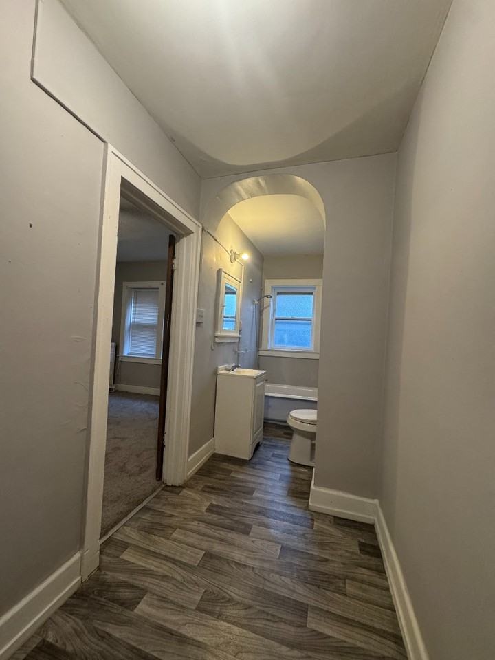 700 Spencer St - Photo 7 of 8