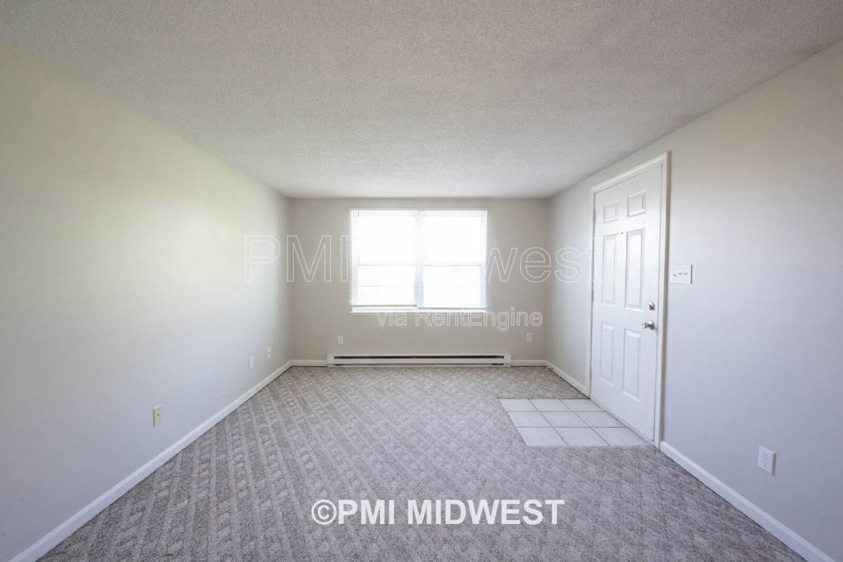 1710 S Market St - Photo 2 of 10