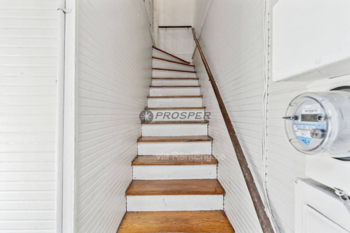 72 1 2 King St - Photo 3 of 10