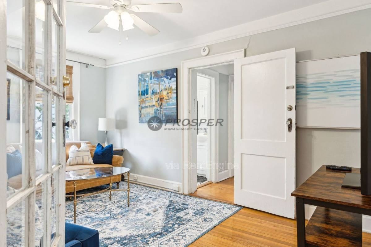 72 1 2 King St - Photo 4 of 10