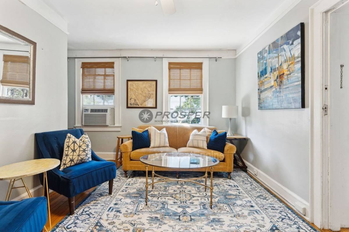 72 1 2 King St - Photo 6 of 10