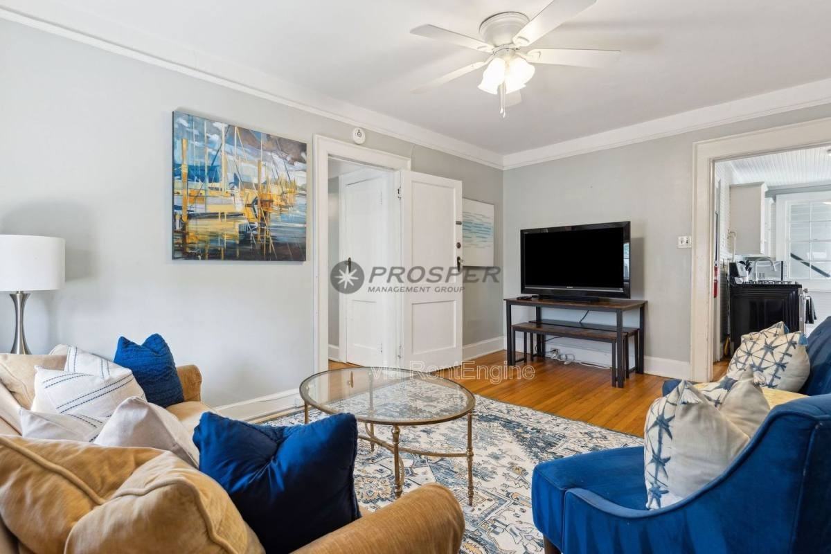 72 1 2 King St - Photo 7 of 10