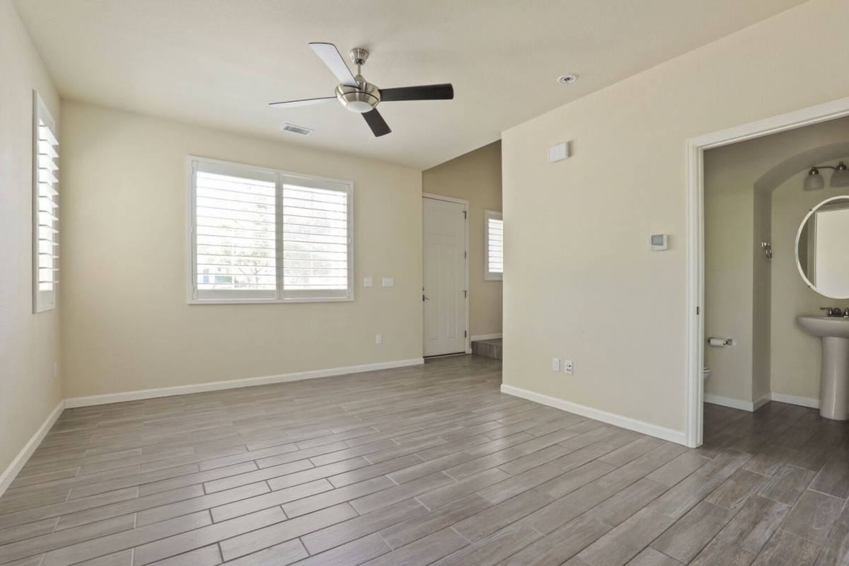 8085 E 21st Ave - Photo 2 of 10