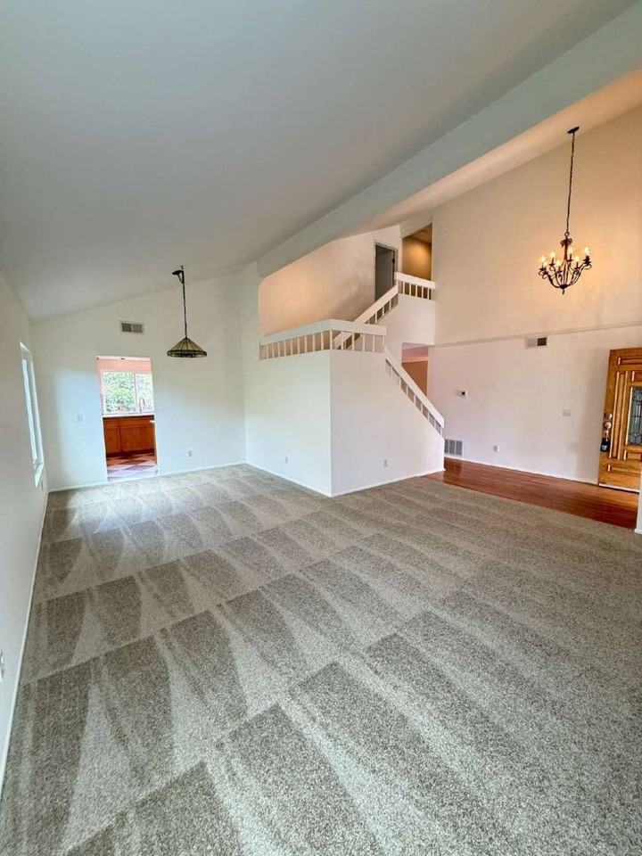 2604 Jacaranda Ave - Photo 4 of 10