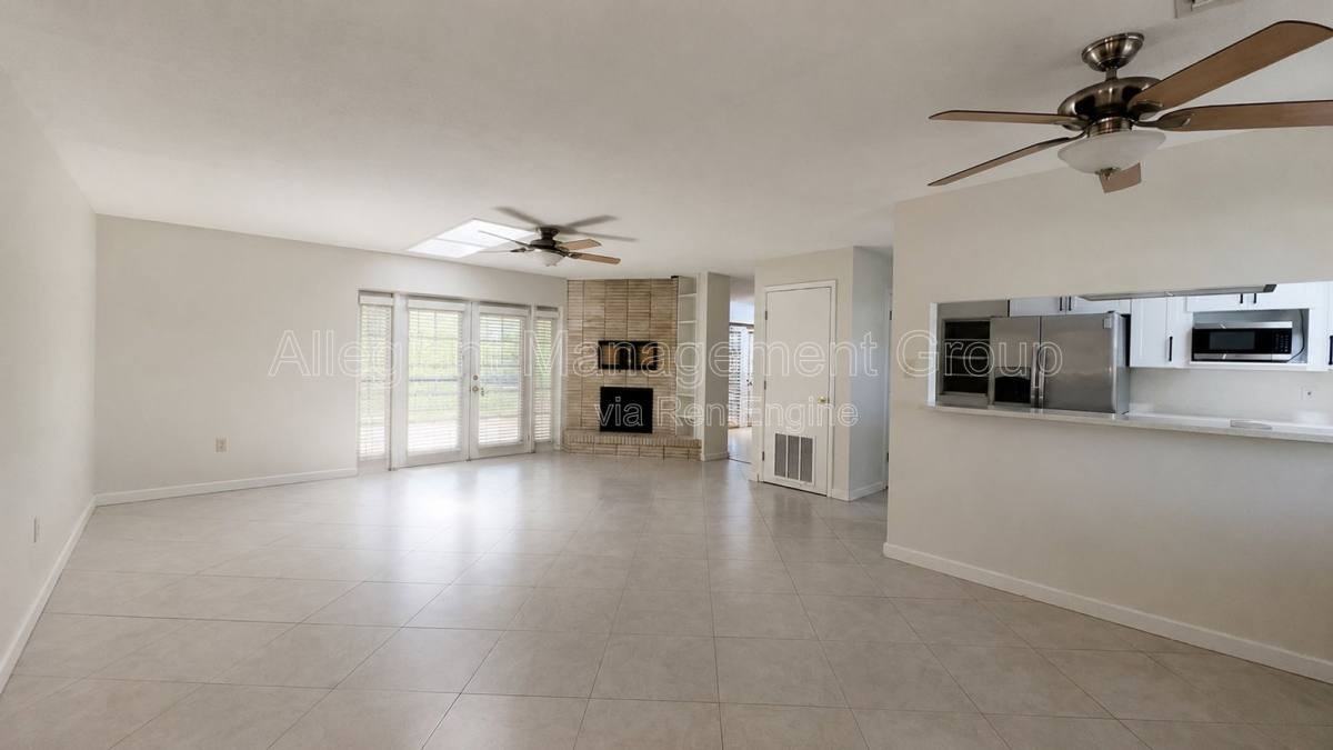 2828 Scarlet Rd - Photo 2 of 10