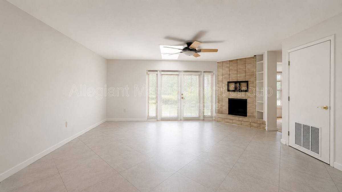 2828 Scarlet Rd - Photo 3 of 10