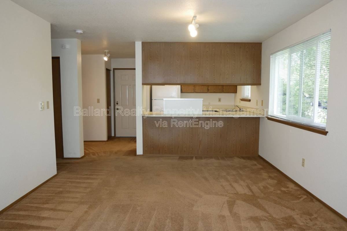 5511 32nd Ave Nw #202 - Photo 4 of 10