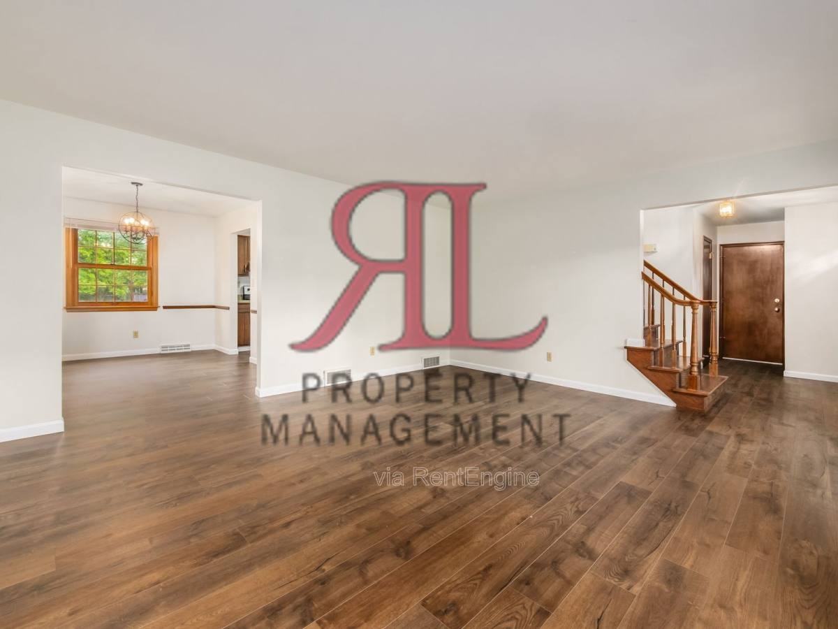 1627 Keats Ct - Photo 3 of 10