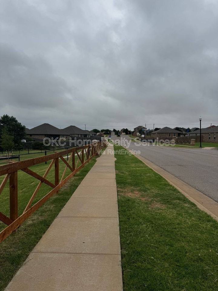 9904 Jack Rabbit Rd - Photo 2 of 10