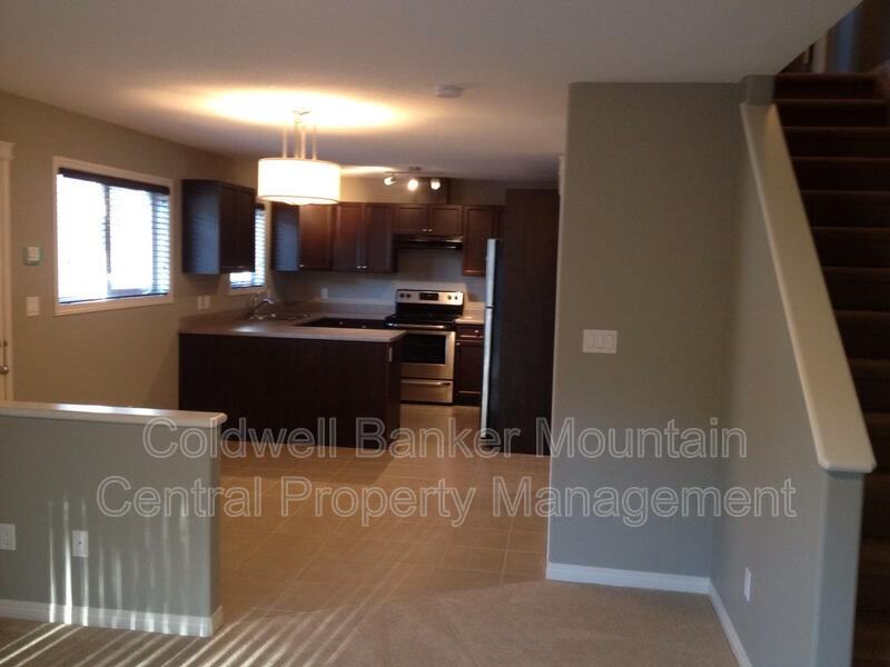 11841 97 St Nw #3 - Photo 2 of 10